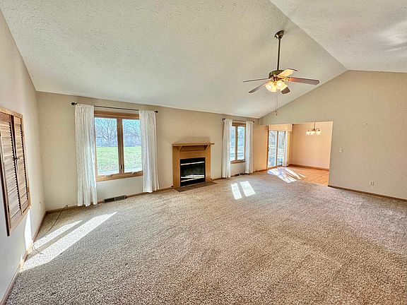 3rd image of 6811 Nestlewood Dr