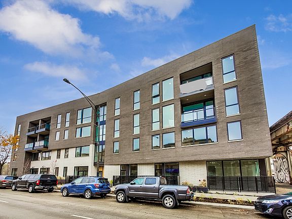 2nd image of 3415 N Ashland Ave #411