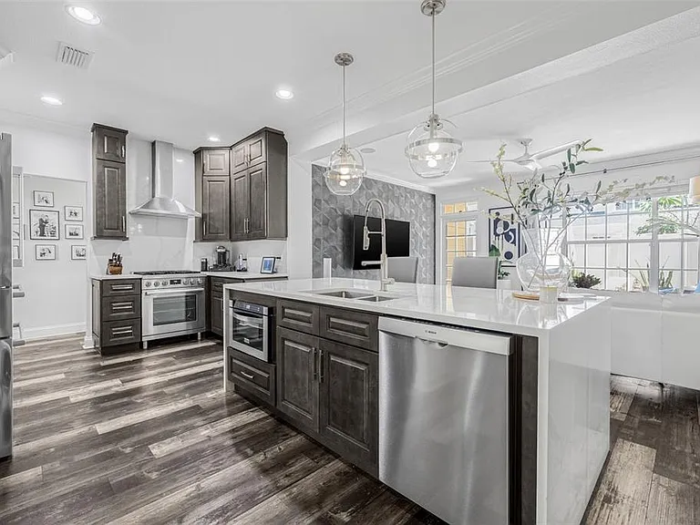 313 Inner Harbour Cir — Photo 9