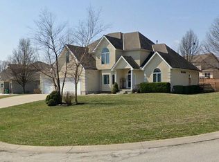 120 Cherokee Ln, Lake Winnebago, MO 64034