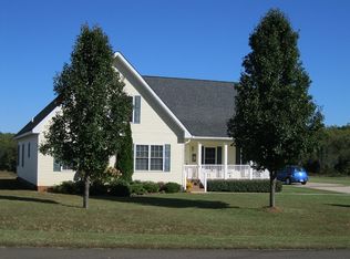 101 Linnet Dr, Hillsborough, NC 27278