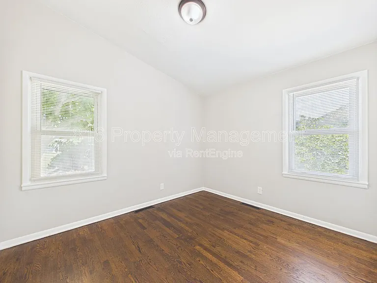 622 Christopher St — Photo 23