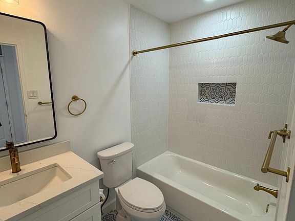 5th image of 6153 Edsall Rd APT I
