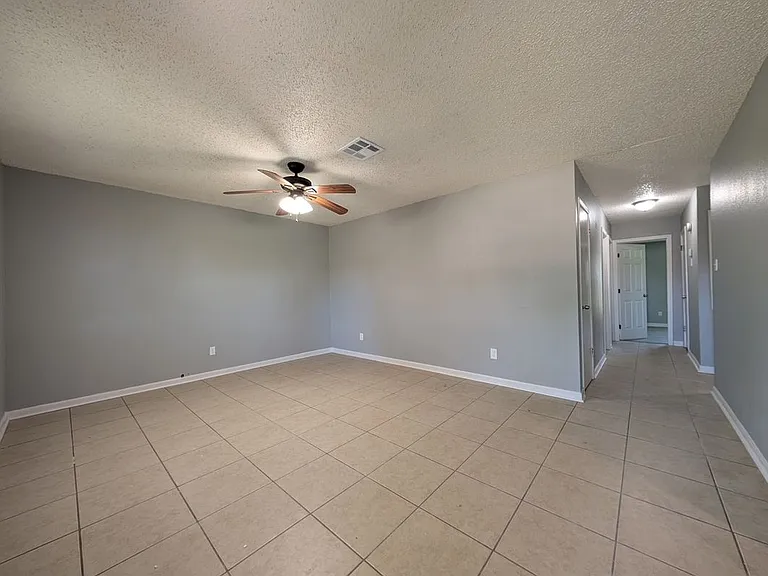 2113 S Sugar Ridge Dr — Photo 5