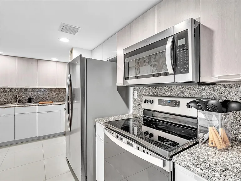825 Brickell Bay Dr #2048 — Photo 11