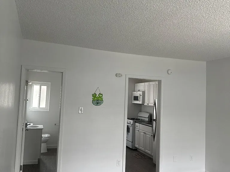 7744 Reseda Blvd #18 — Photo 4