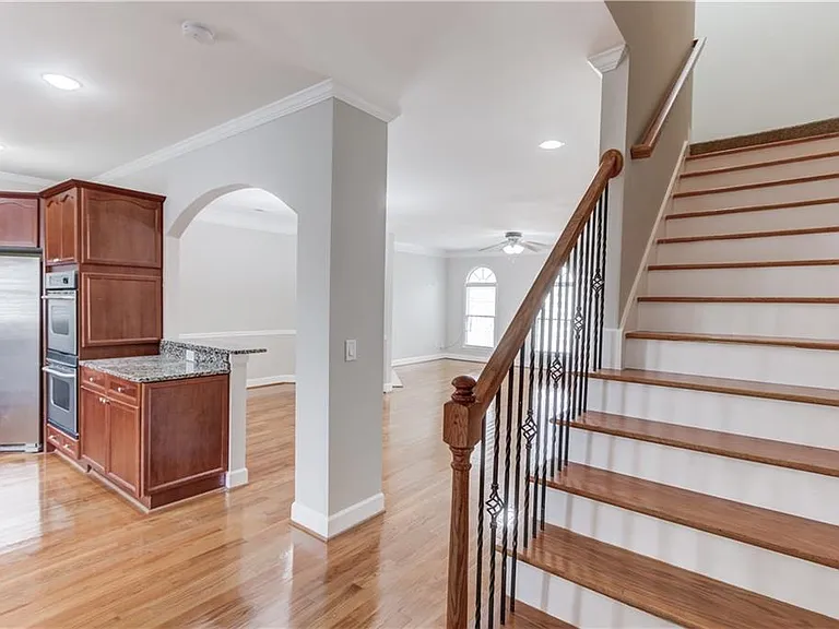 11007 Lorin Way — Photo 19