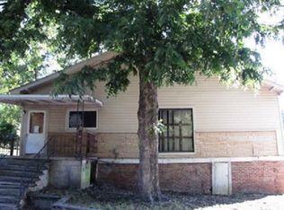 52 Emory St, Whitmire, SC 29178