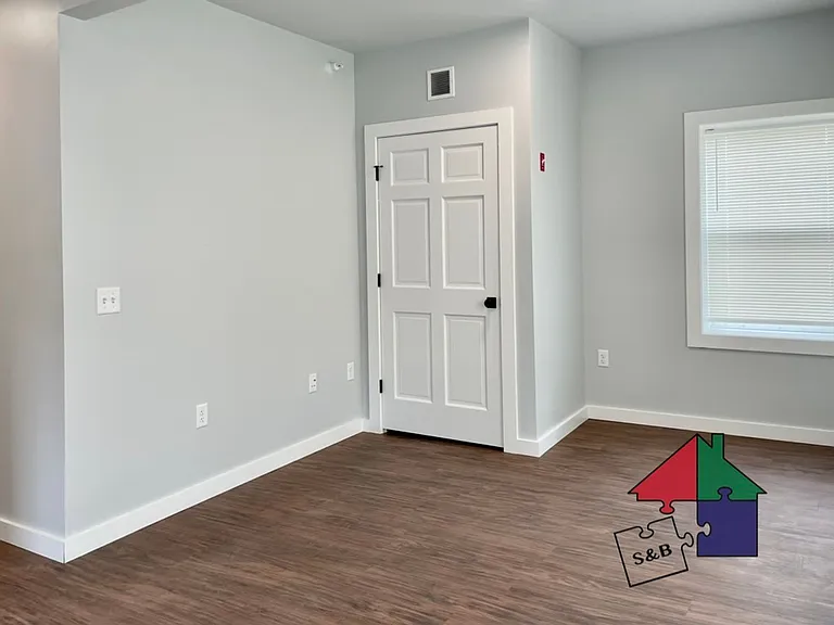 33 Granite St — Photo 3
