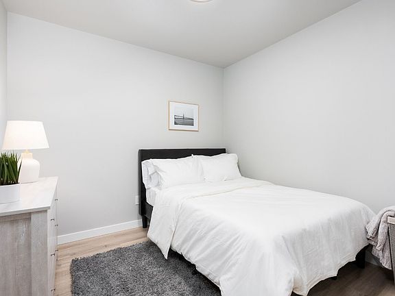 5th image of 638 N Trafton St #104
