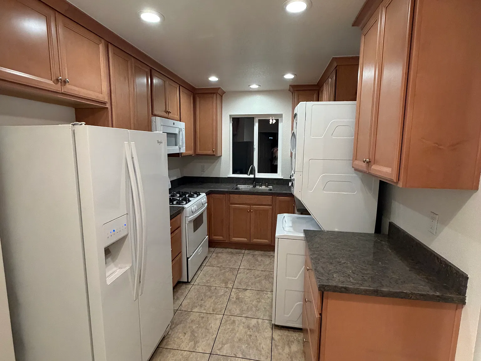 1 bed, 650 sqft, $2,900 — Photo 3