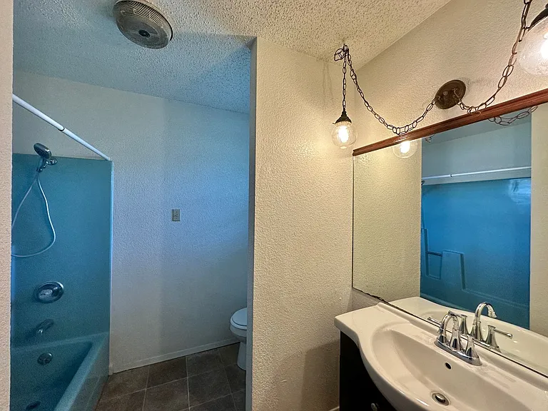 1602 Becker Dr — Photo 25