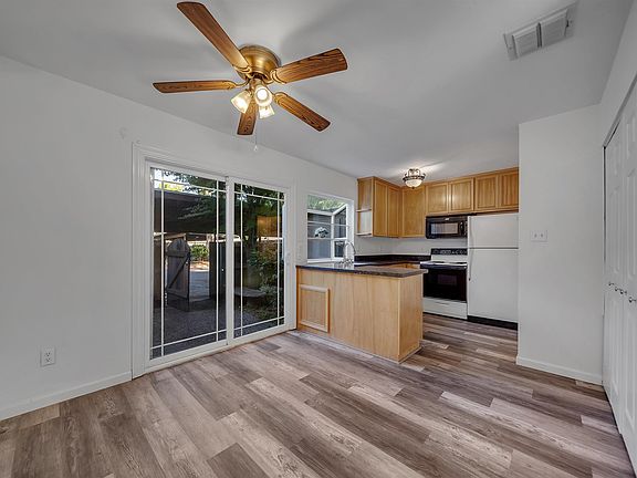 4th image of 8848 La Riviera Dr Unit B