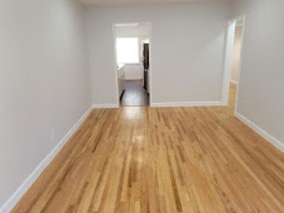4th image of 2717 W Clark Ave #1