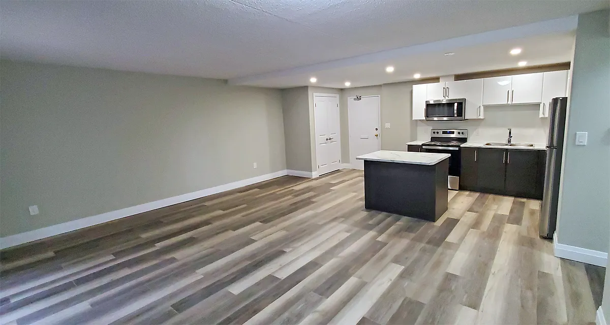 349 Queenston Street — Photo 2