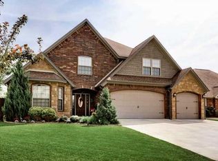 3901 SW Banbury Dr, Bentonville, AR 72712