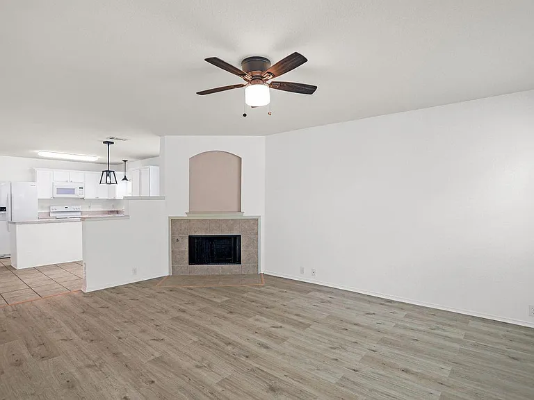 4507 Falcon Dr — Photo 9