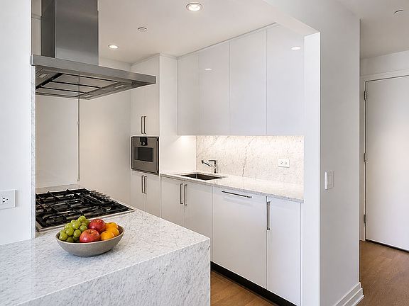 2nd image of 460 W 42nd St #51HH