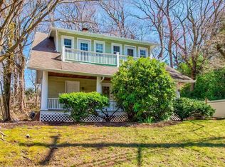 28 Soundview Rd, Huntington, NY 11743