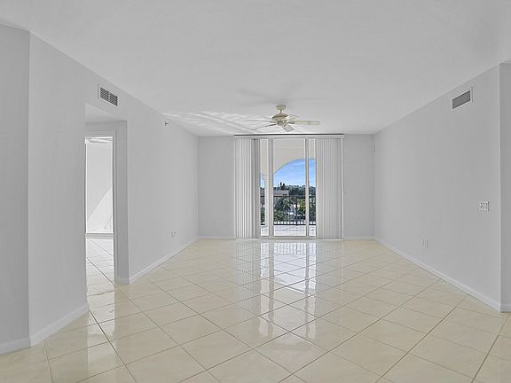 3rd image of 191 SE 20 Avenue #614