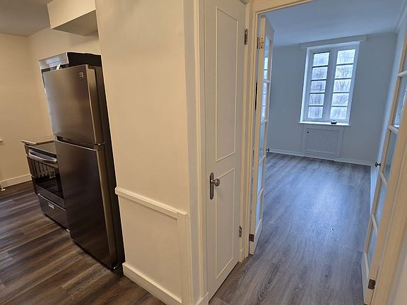 4th image of 707 Eglinton Ave W #210