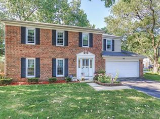 935 Brandywine Dr, Roselle, IL 60172