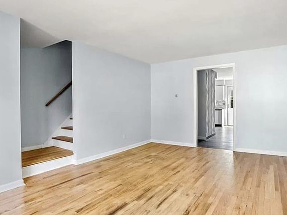 5th image of 52 Yacht St