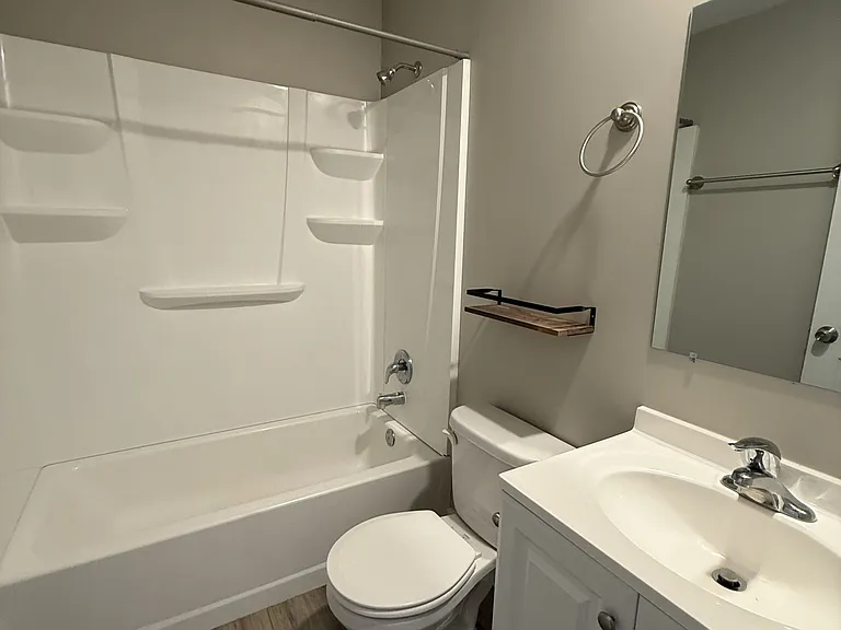 437 E Binford St #101 — Photo 3