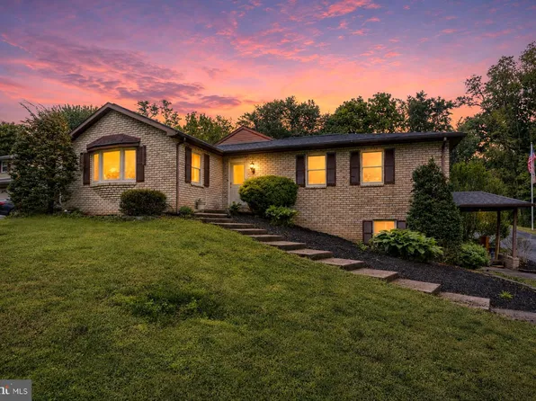 12 S Ridge Rd, Boiling Springs, PA 17007