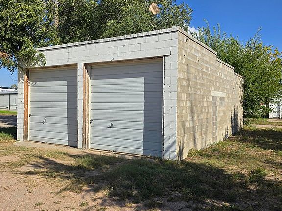 2nd image of 318 Pine St