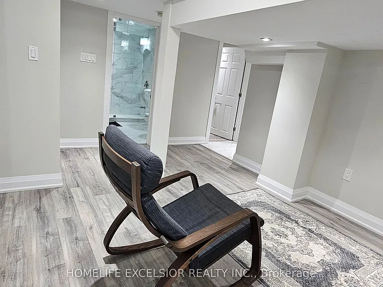 6 Fitzroy Ave #BASEMENT — Photo 11