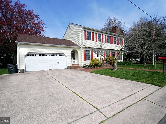 2nd image of 102 Bradley Ln