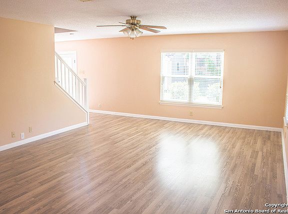 3rd image of 9830 Kelton Dr