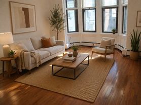 176 W 6th St, Boston, MA