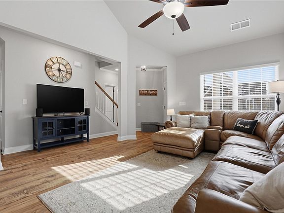5th image of 125 Shipyard Cir
