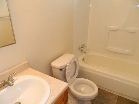 4th image of 2513 Mitchell Ave NE