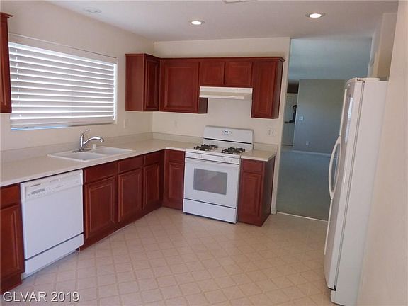 4th image of 11184 Salentino Ave