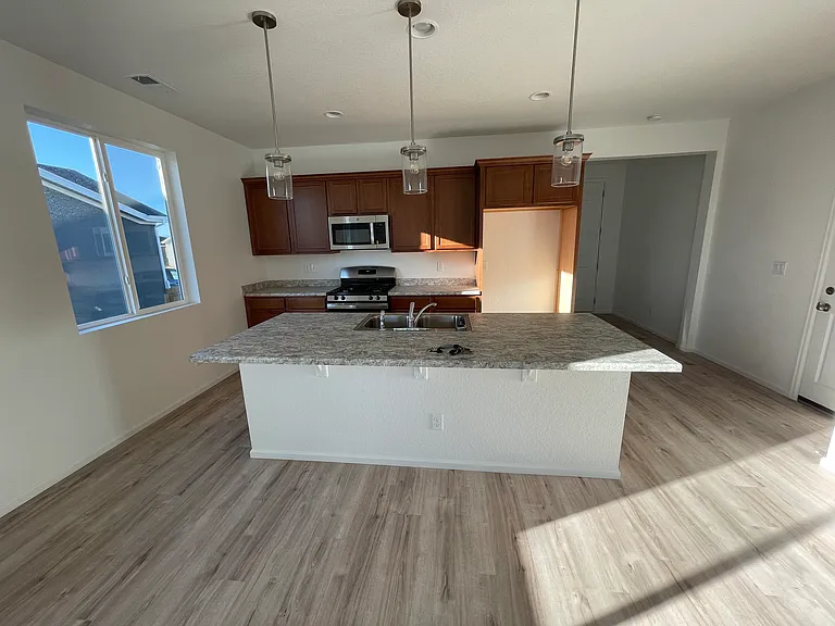 2308 Sunrise Ln — Photo 5