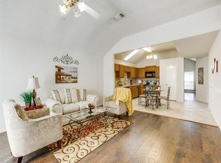 6904 Stetter Dr, Arlington, TX 76001