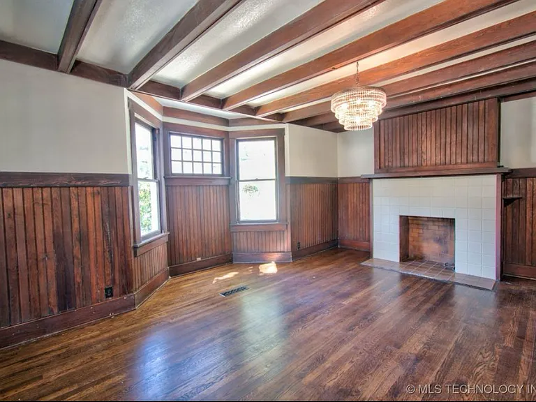2310 Boston St — Photo 3