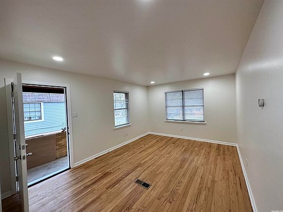 5th image of 4937 Pike Ave