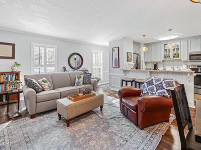 3801 Chamberlain Ln APT B, Louisville, KY, 40241