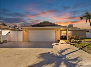 9429 Laura Anne Dr, Seminole, FL 33776