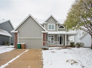 12243 Wellington Ridge Dr, Clive, IA 50325