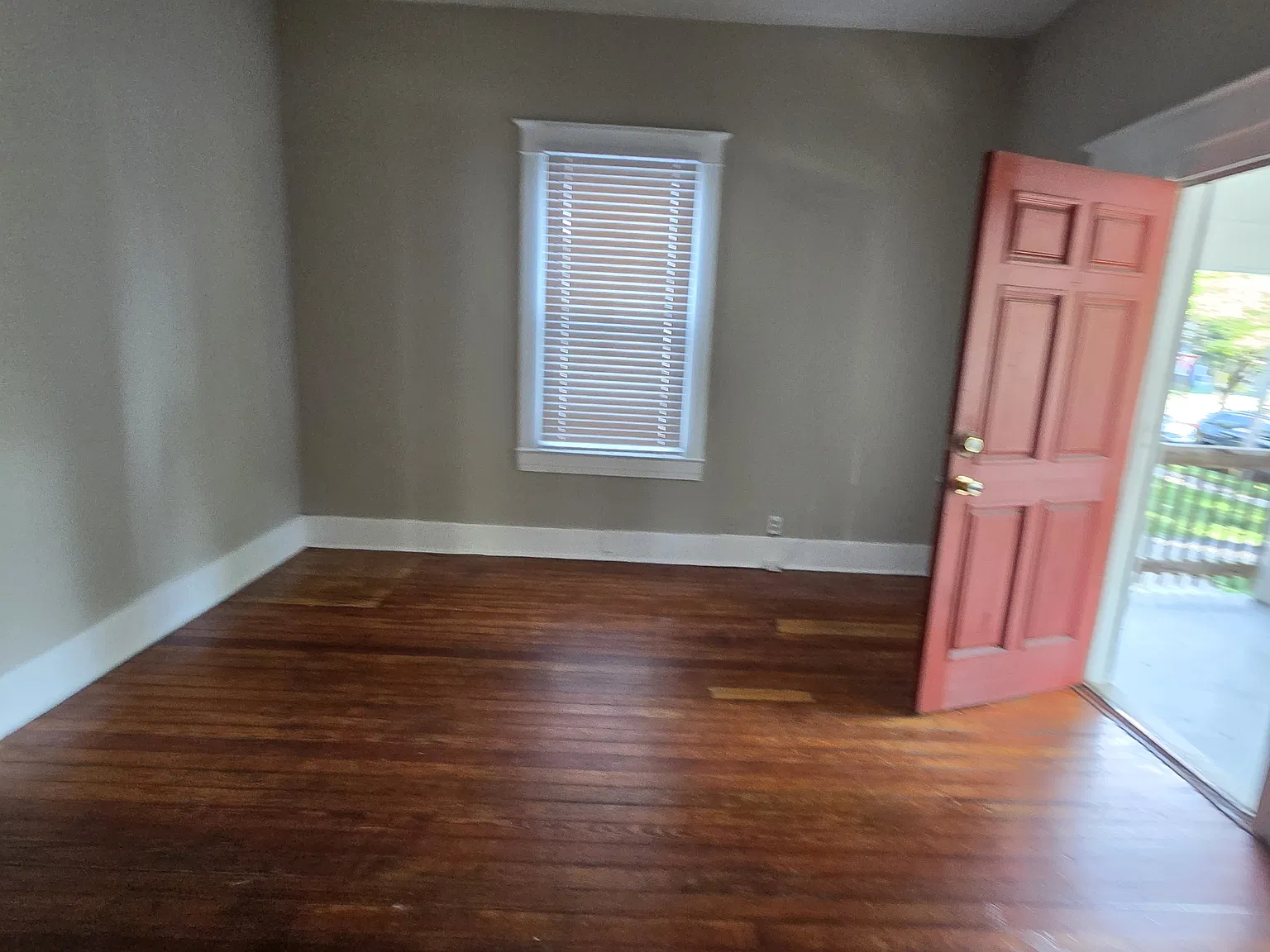 5 bed, 1522 sqft, $1,995 — Photo 2