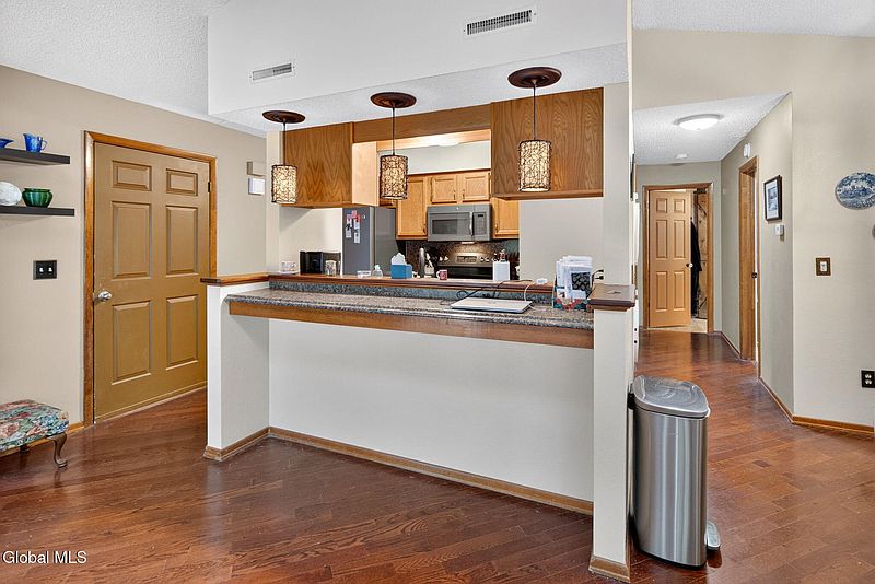 4th image of 202 Burgoyne Drive #202