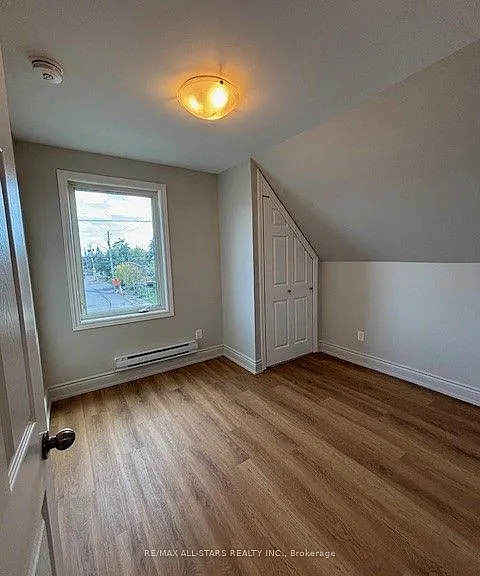 18 Lindsay St — Photo 11