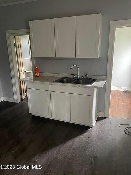 5th image of 11 Lincoln Avenue