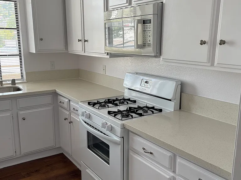4314 Matilija Ave — Photo 5