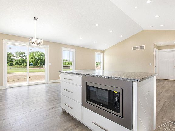 2nd image of 5583 Stone Briar Ln S